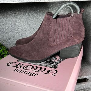 Crown Vintage Purple Suede Chelsea Ankle Bootie Womens 6.5 Block Heel Almond Toe